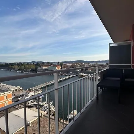 Center Diana Apartment *