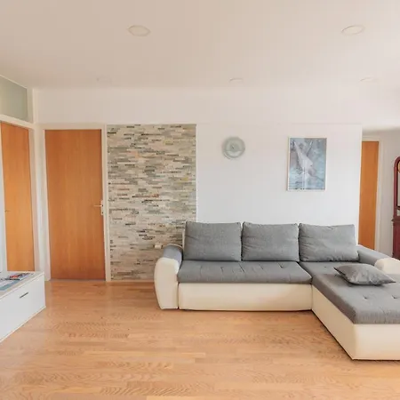 Center Diana Apartment *