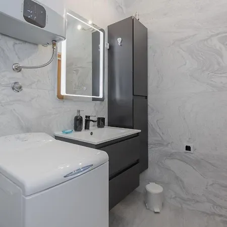 Apartment Center Diana Zadar